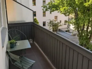 Pronájem bytu 1+kk, Praha - Holešovice, Kamenická, 27 m2