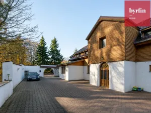 Prodej ubytování, Krnov - Pod Cvilínem, V Zálesí, 820 m2