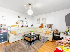 Prodej bytu 3+1, Pardubice, Školská, 70 m2