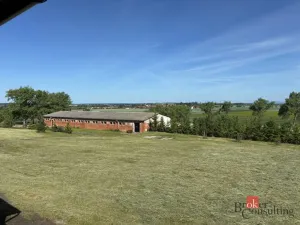 Pronájem skladu, Měník, 5600 m2