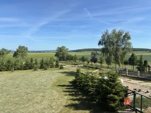 Pronájem skladu, Měník, 5600 m2