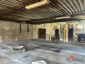 Pronájem skladu, Měník, 5600 m2