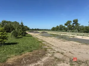 Pronájem skladu, Měník, 5600 m2