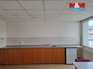 Pronájem obchodního prostoru, Jihlava, Kosovská, 336 m2