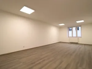 Pronájem kanceláře, Modřice, Brněnská, 28 m2