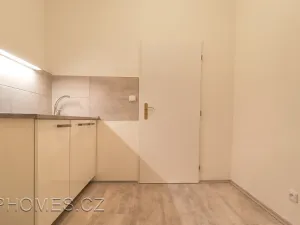Pronájem kanceláře, Praha - Bubeneč, Terronská, 34 m2
