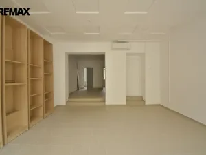 Pronájem obchodního prostoru, Hradec Králové - Pražské Předměstí, S. K. Neumanna, 58 m2