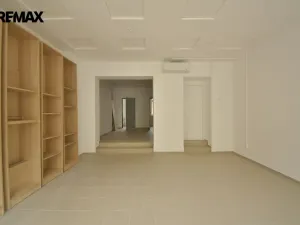 Pronájem obchodního prostoru, Hradec Králové - Pražské Předměstí, S. K. Neumanna, 58 m2