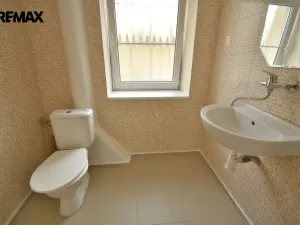 Pronájem obchodního prostoru, Hradec Králové - Pražské Předměstí, S. K. Neumanna, 58 m2