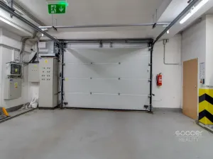 Pronájem garážového stání, Praha - Kbely, Herlíkovická, 12 m2