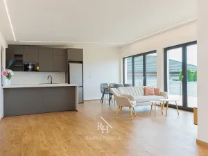 Prodej rodinného domu, Svinaře, Větrná, 156 m2