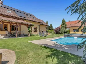 Prodej rodinného domu, Šestajovice, 255 m2
