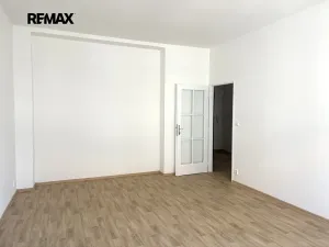 Pronájem bytu 1+1, Praha - Libeň, Pivovarnická, 55 m2