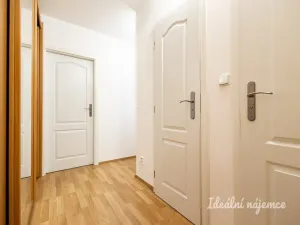 Pronájem bytu 2+kk, Praha - Krč, Točitá, 39 m2