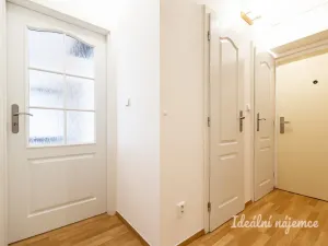 Pronájem bytu 2+kk, Praha - Krč, Točitá, 39 m2