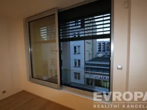 Pronájem bytu 1+kk, Praha - Libeň, Kurta Konráda, 34 m2