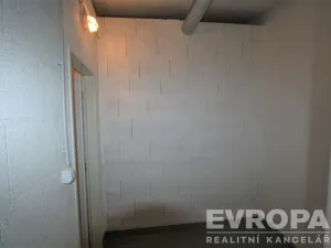 Pronájem bytu 1+kk, Praha - Libeň, Kurta Konráda, 34 m2