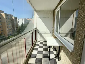 Pronájem bytu 1+kk, Praha - Troja, Svídnická, 27 m2