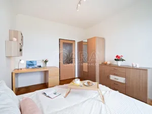 Pronájem bytu 2+1, Praha - Strašnice, Průběžná, 55 m2
