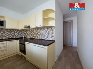 Prodej bytu 3+1, Klášterec nad Ohří - Miřetice u Klášterce nad Ohří, Pod Stadionem, 62 m2