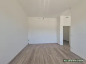 Pronájem bytu 2+kk, Praha - Hostivař, U továren, 31 m2