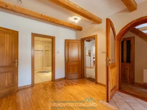 Prodej vícegeneračního domu, Jevišovice, 350 m2