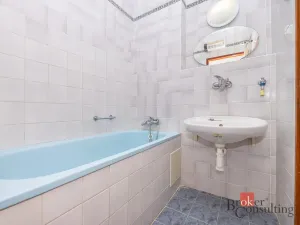 Prodej bytu 3+1, Pardubice - Zelené Předměstí, Palackého třída, 79 m2