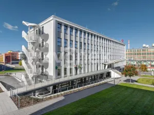 Pronájem kanceláře, Zlín, třída Tomáše Bati, 36 m2