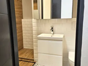 Pronájem bytu 1+kk, Praha, Kyselova, 28 m2
