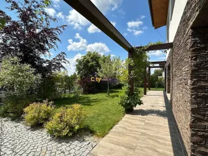 Prodej rodinného domu, Sulice, Luční, 300 m2