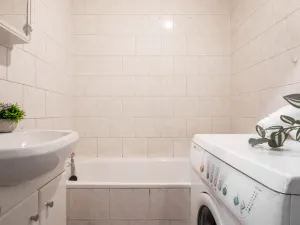 Prodej bytu 4+1, Broumov, U Větrolamu, 77 m2
