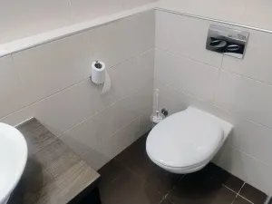 Pronájem bytu 2+kk, Praha - Troja, Hnězdenská, 44 m2