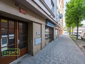 Prodej bytu 1+1, Praha - Holešovice, Osadní, 49 m2