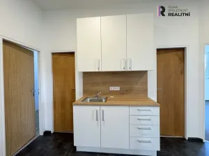 Pronájem kanceláře, Karlovy Vary, T. G. Masaryka, 20 m2