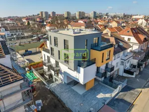 Pronájem bytu 1+kk, Praha, Pakoměřická, 27 m2