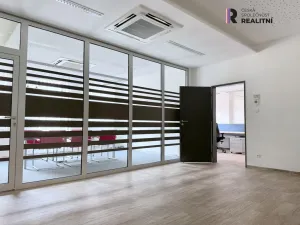 Pronájem kanceláře, Karlovy Vary, T. G. Masaryka, 411 m2