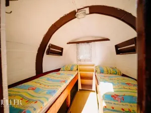Prodej ubytování, Holice, 1644 m2