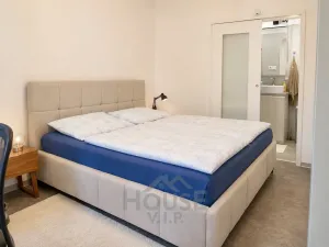 Prodej bytu 2+kk, Praha - Vršovice, Sportovní, 44 m2
