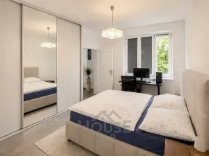 Prodej bytu 2+kk, Praha - Vršovice, Sportovní, 44 m2