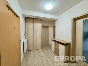 Prodej bytu 3+kk, Olomouc - Nedvězí, Jilemnického, 77 m2