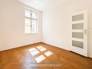 Pronájem kanceláře, Znojmo, Horní náměstí, 96 m2