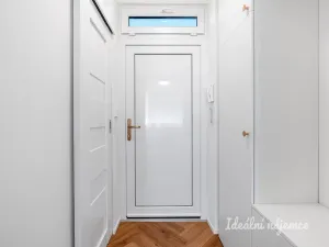 Pronájem bytu 1+kk, Praha - Krč, Obětí 6. května, 35 m2