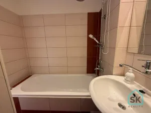 Pronájem bytu 2+1, Krnov - Pod Bezručovým vrchem, nám. Hrdinů, 60 m2