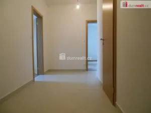Pronájem bytu 2+kk, Praha - Horní Měcholupy, Modenská, 81 m2