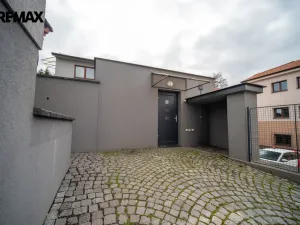 Pronájem rodinného domu, Praha - Hloubětín, Poděbradská, 188 m2