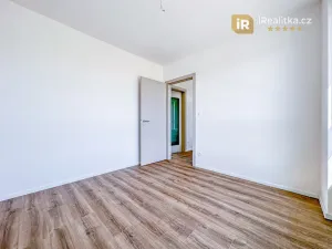 Pronájem bytu 2+kk, Praha - Černý Most, Arnošta Valenty, 35 m2