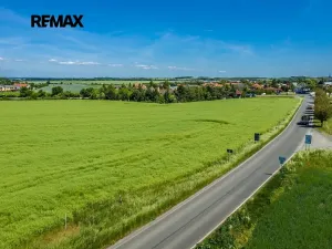 Prodej komerčního pozemku, Hovorčovice, 5254 m2