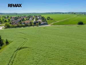 Prodej komerčního pozemku, Hovorčovice, 5254 m2