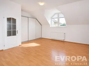 Pronájem rodinného domu, Průhonice, 200 m2