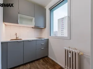 Pronájem bytu 1+kk, Praha - Troja, Sosnovecká, 29 m2
